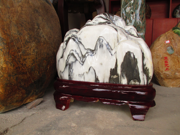 镇平玉雕哪里有卖的？